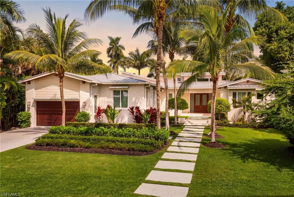185 North Lake Dr, Naples
