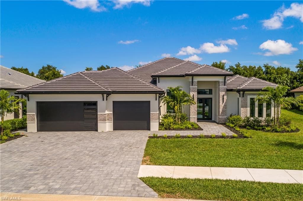 14318 Charthouse Cir, Naples