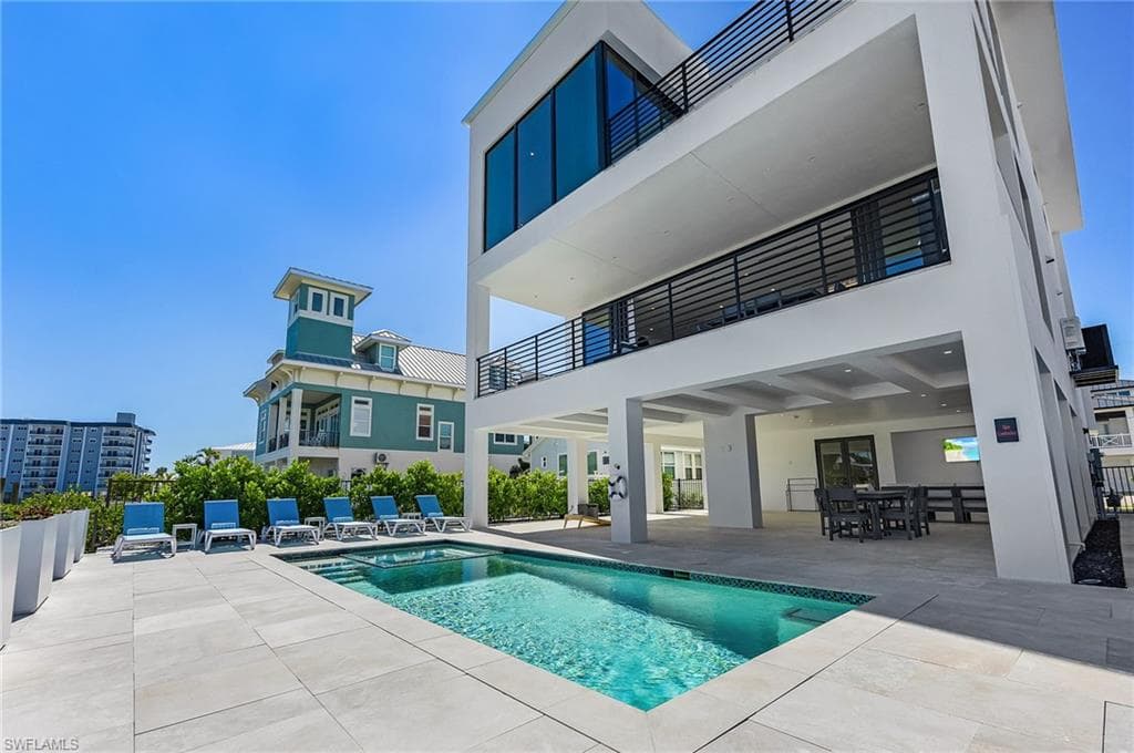 455 Palermo Cir, Fort Myers Beach, photo 2
