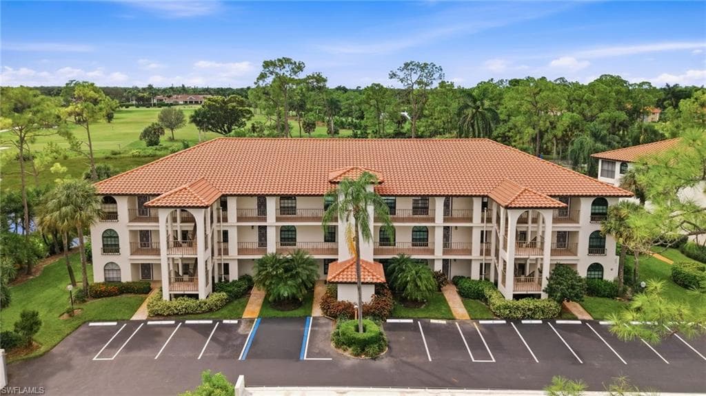 269 Deerwood Cir #14, Naples