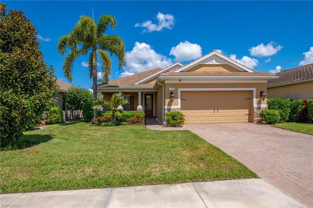 3557 Canopy Cir, Naples