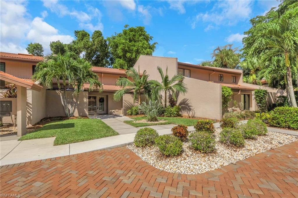 4611 Landings Dr, Fort Myers, photo 2