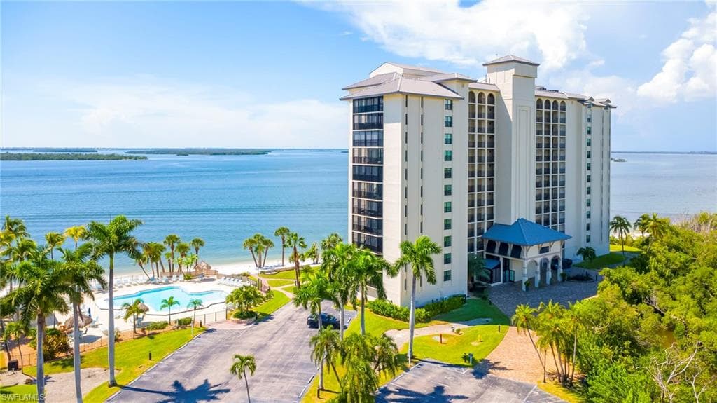 17080 Harbour Point Dr #711, Fort Myers