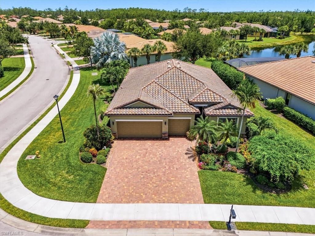 20503 Black Tree Ln, Estero, photo 2