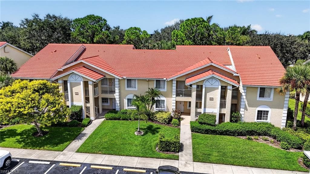 7707 Jewel Ln #104, Naples