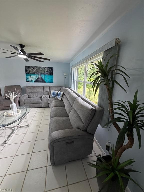 704 Cleveland Ave, Lehigh Acres, photo 2