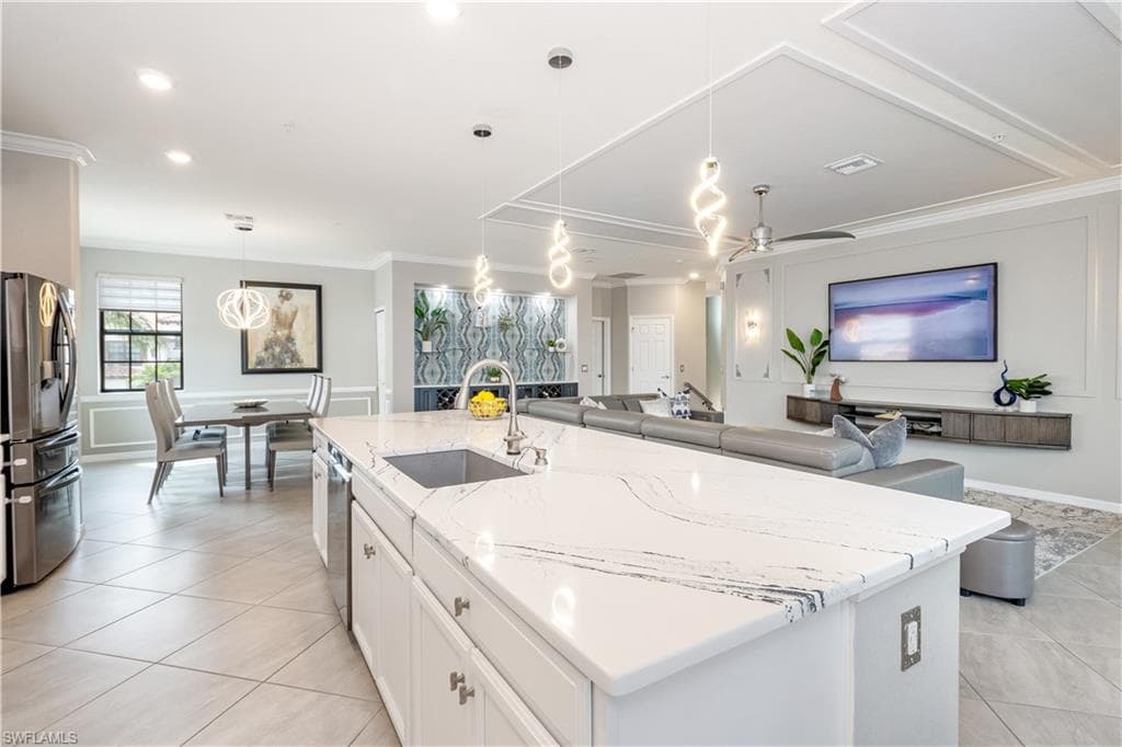 12036 Hawthorn Lake Dr #202, Fort Myers