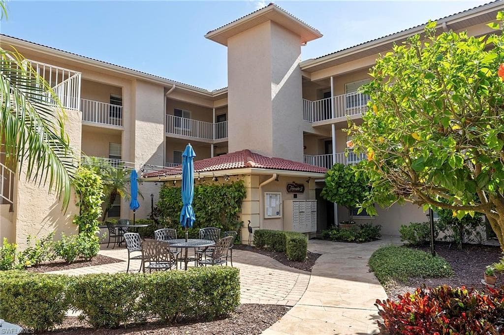 1051 Foxfire Ln #307, Naples