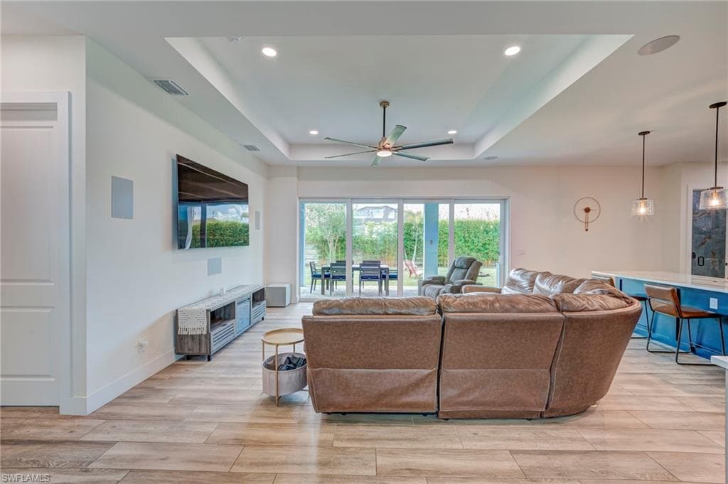 2602 20th Ter, Cape Coral, photo 3