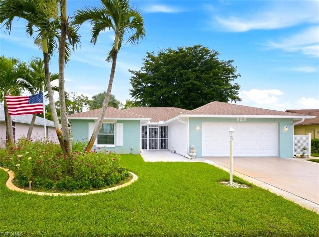 989 Charlemagne Blvd, Riviera Golf Estates