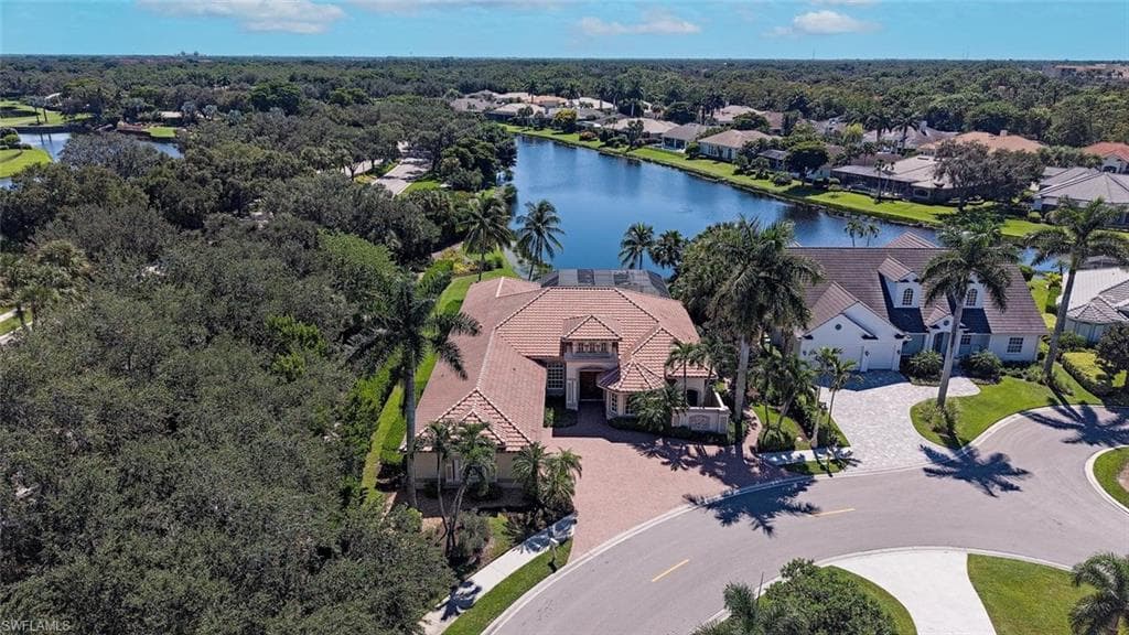 915 Spanish Moss Trl, Naples