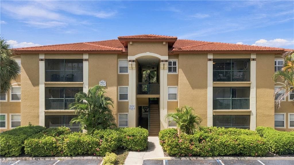 8930 Colonnades Ct #635, Bonita Springs, photo 2