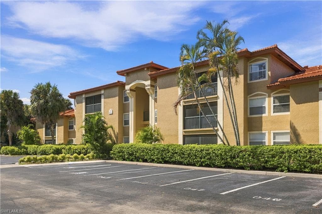 8930 Colonnades Ct #635, Bonita Springs