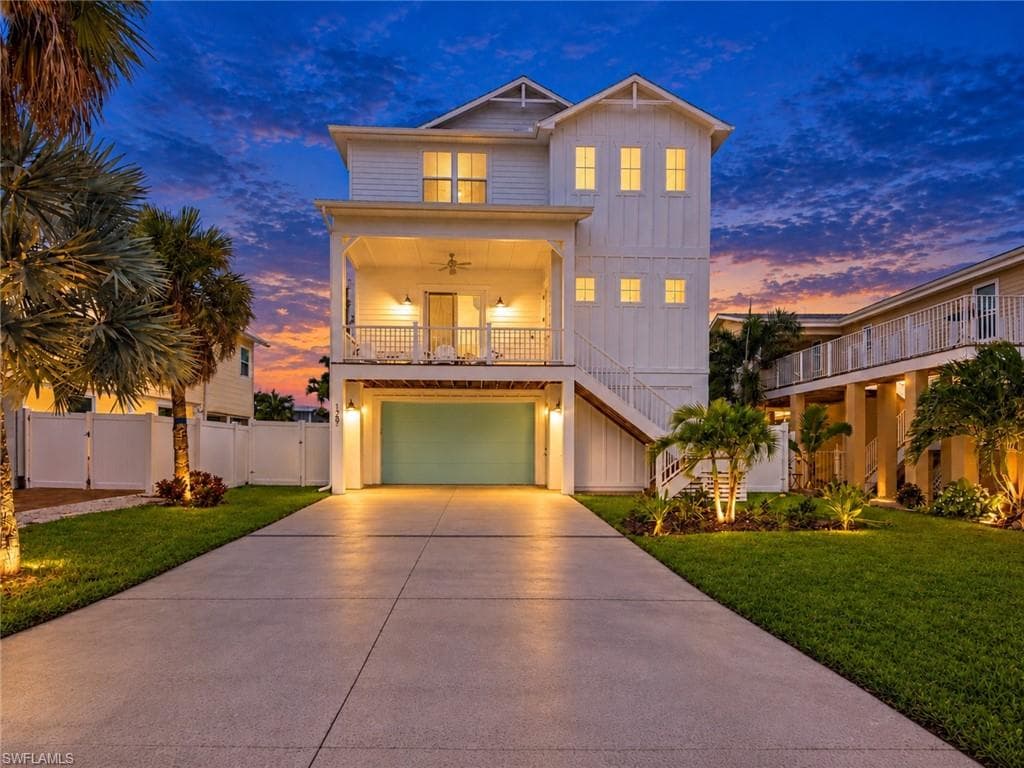 129 Pearl St, Fort Myers Beach
