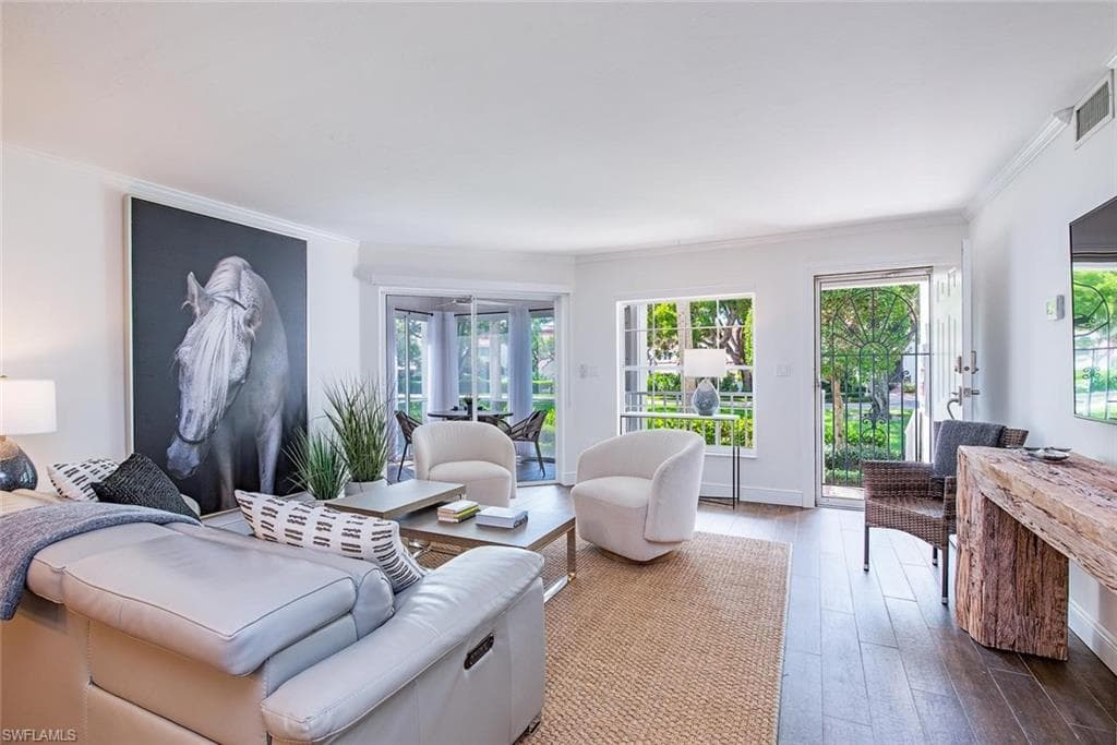 5633 Turtle Bay Dr #35, Naples, photo 2