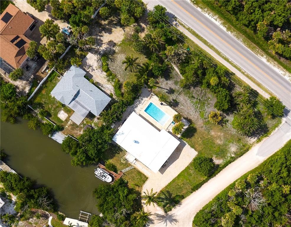 5885 Pine Tree Dr, Sanibel, photo 3