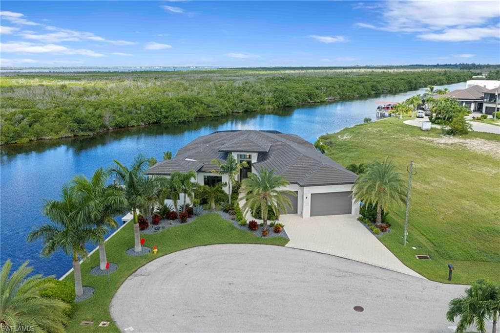 2939 28th Ln, Cape Coral, photo 2