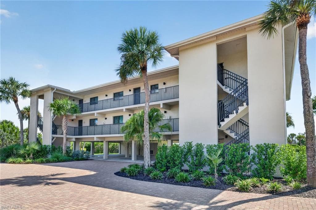 1919 Olde Middle Gulf Dr #102, Sanibel, photo 2