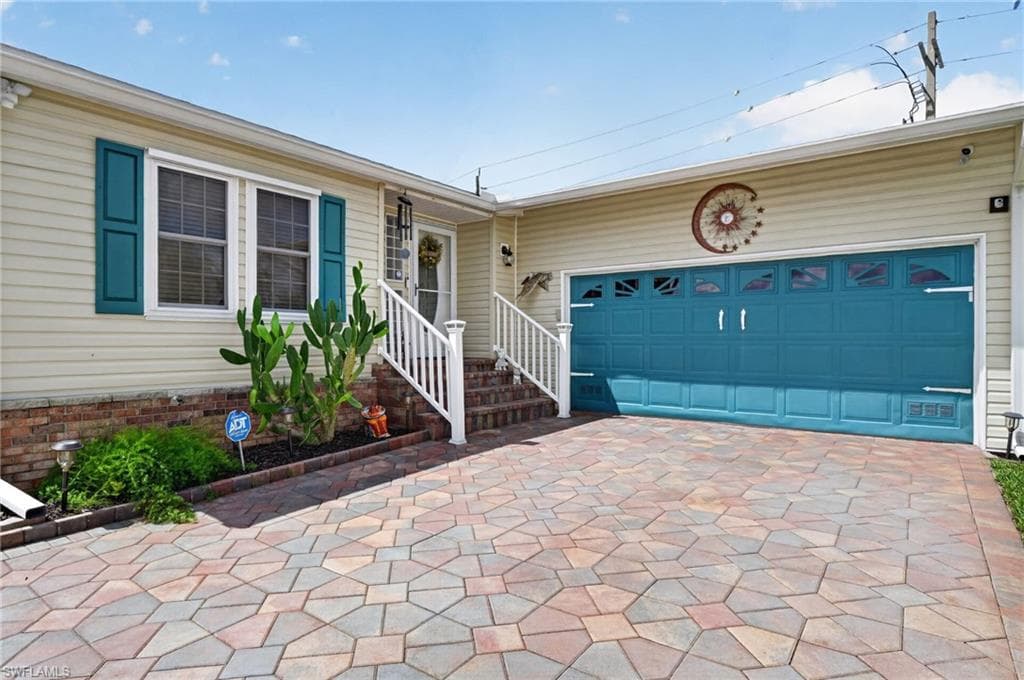 17520 Azalea Ln, Fort Myers Beach, photo 2