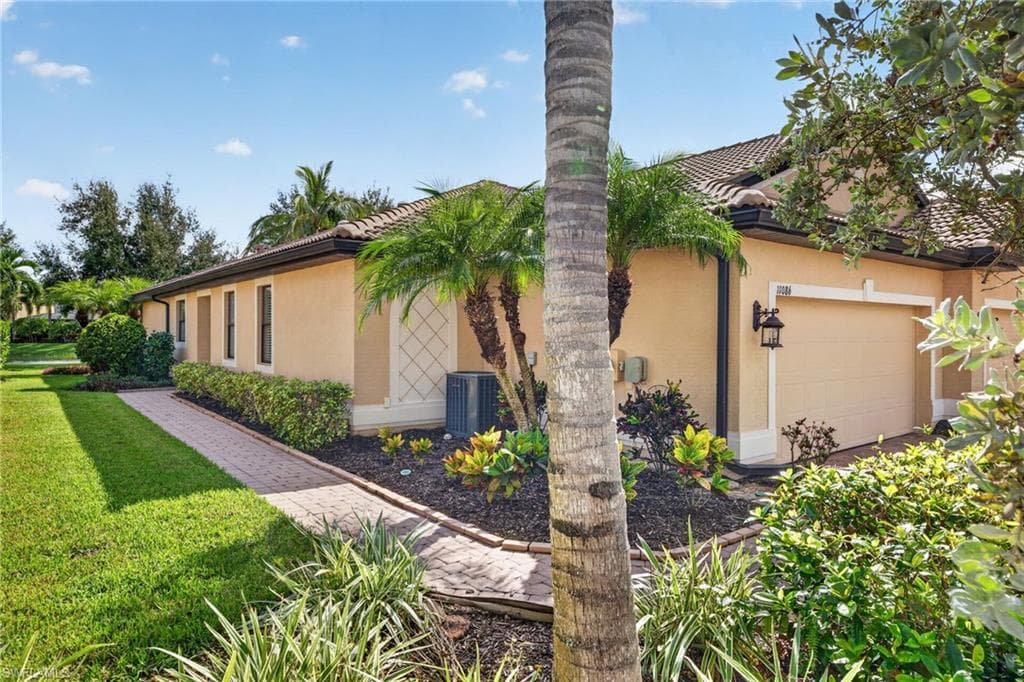 11086 St Roman Way, Bonita Springs, photo 3