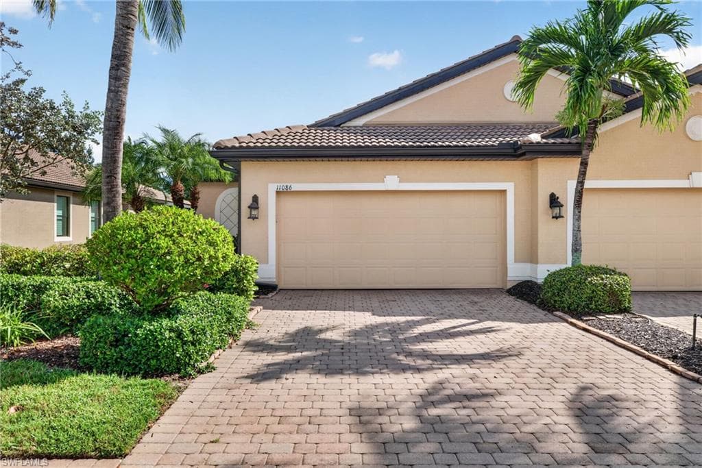 11086 St Roman Way, Bonita Springs