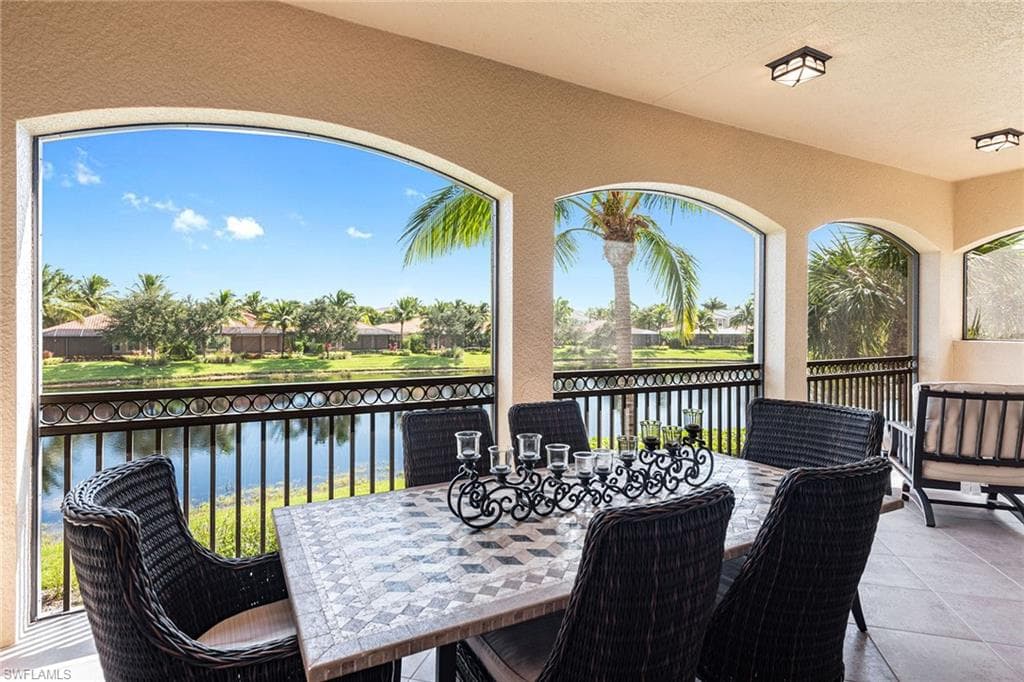 9284 Menaggio Ct #202, Naples