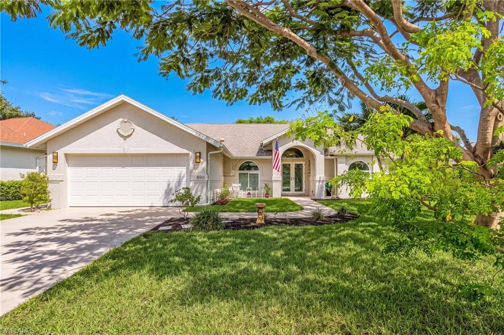 590 Lambton Ln, Naples