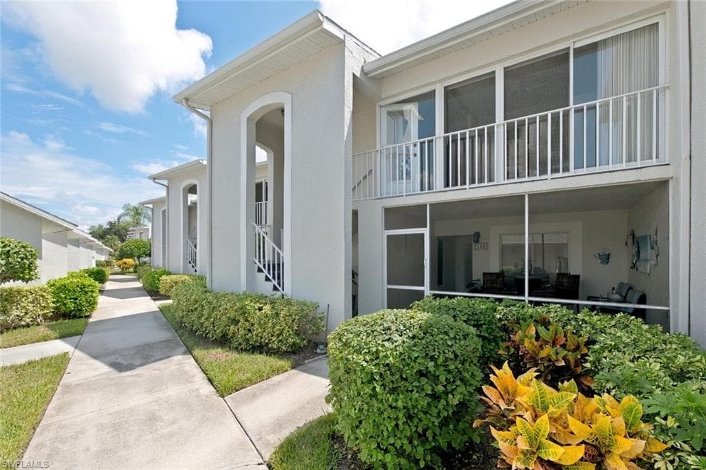 470 Country Hollow Ct #i204, Naples