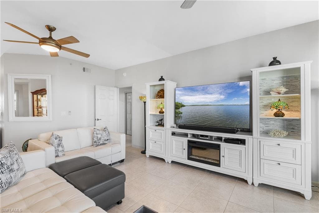 201 Vintage Bay Dr #b 18, Marco Island, photo 3