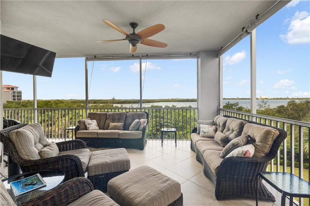 201 Vintage Bay Dr #b 18, Marco Island