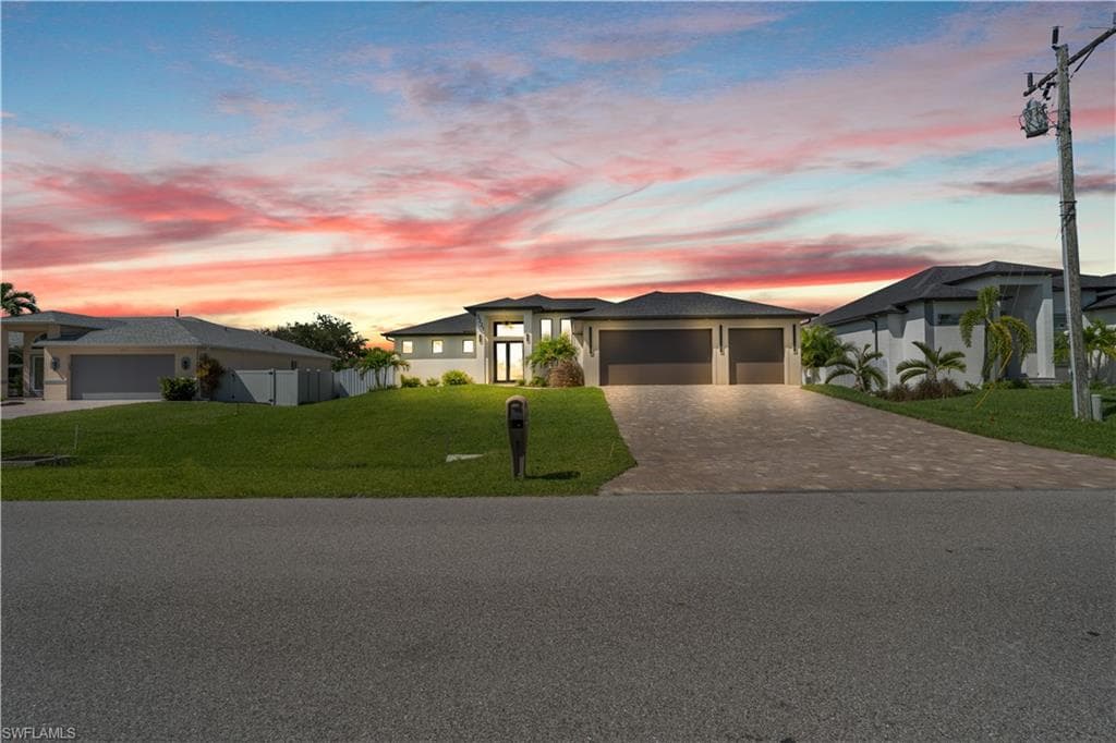 3221 3rd Ter, Cape Coral, photo 2