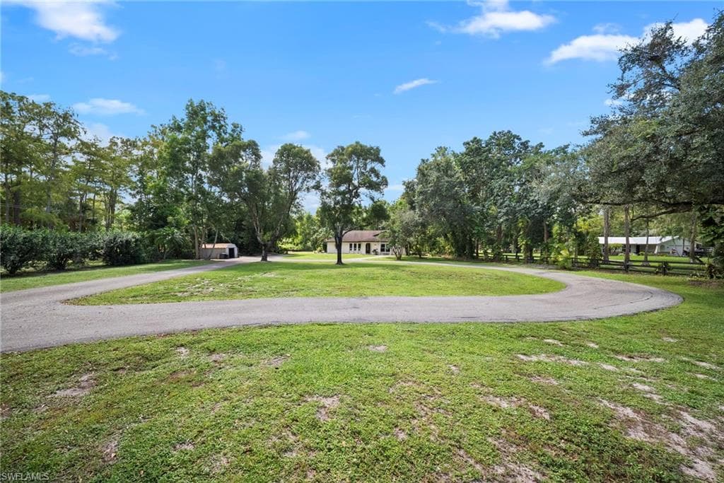 5750 Westport Ln, Naples, photo 3