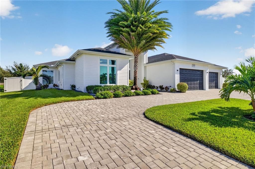 2001 2nd Ter, Cape Coral, photo 2