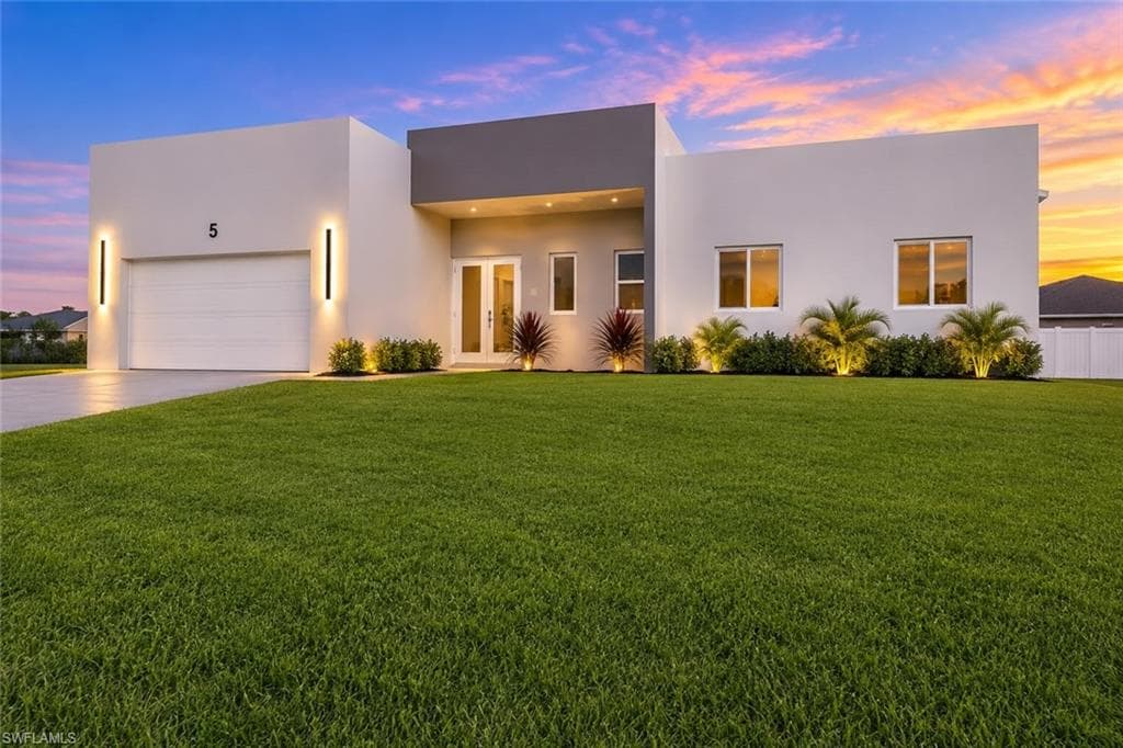 5 26th Pl, Cape Coral