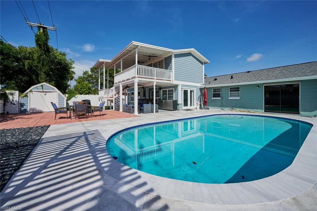 2212 Crystal Dr, Fort Myers