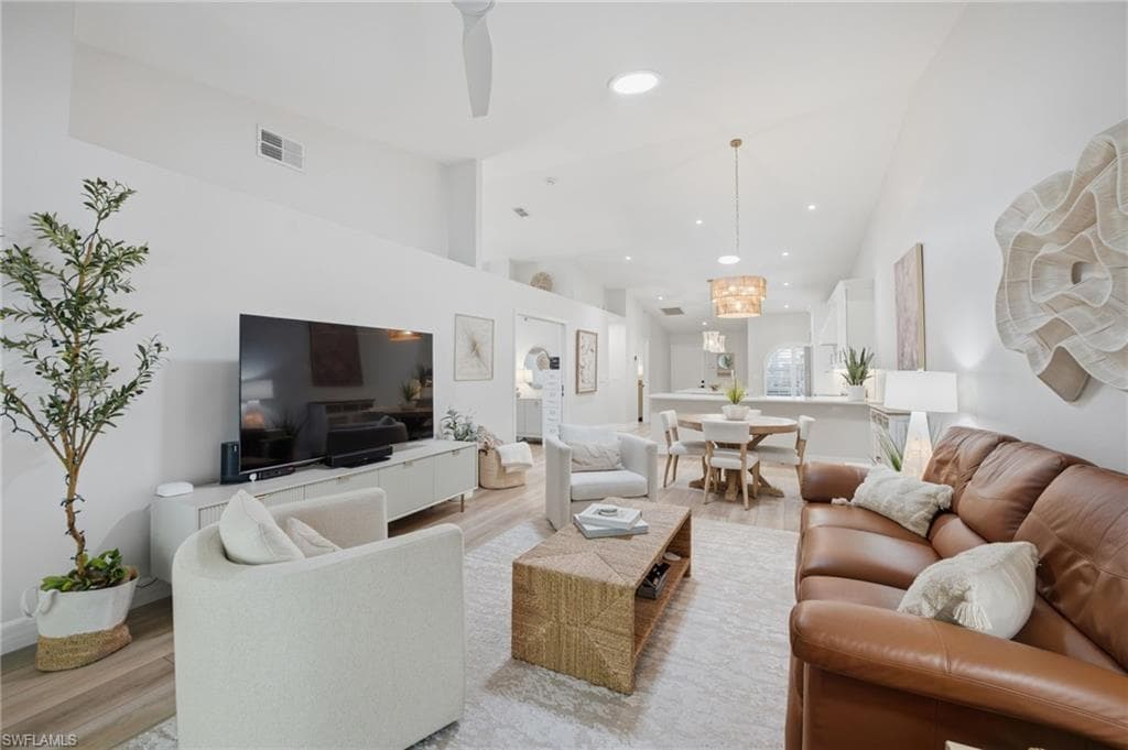 8089 San Vista Cir #3-3r, Naples