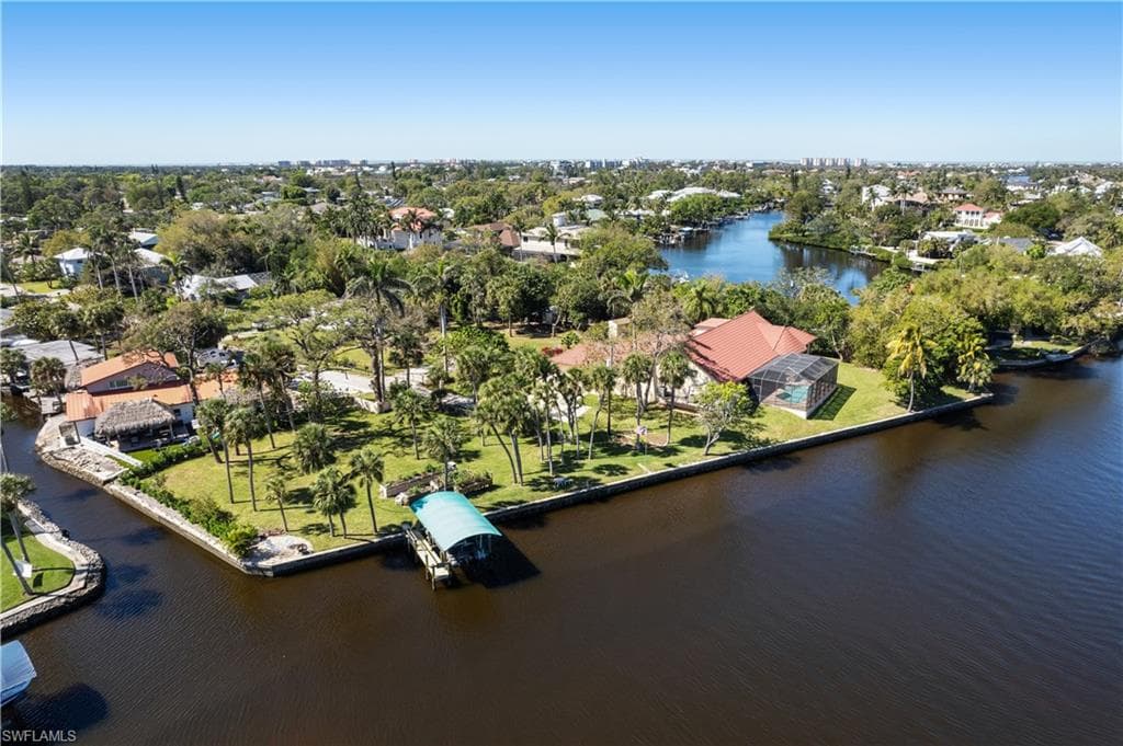 27557 Shore Dr, Bonita Springs, photo 2