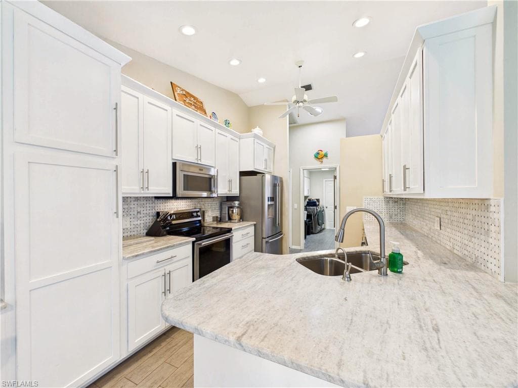 12767 Hunters Ridge Dr, Bonita Springs, photo 3