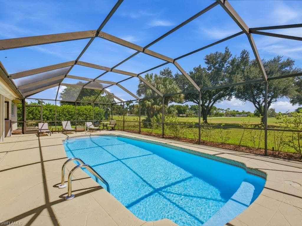 394 Bay Meadows Dr, Naples