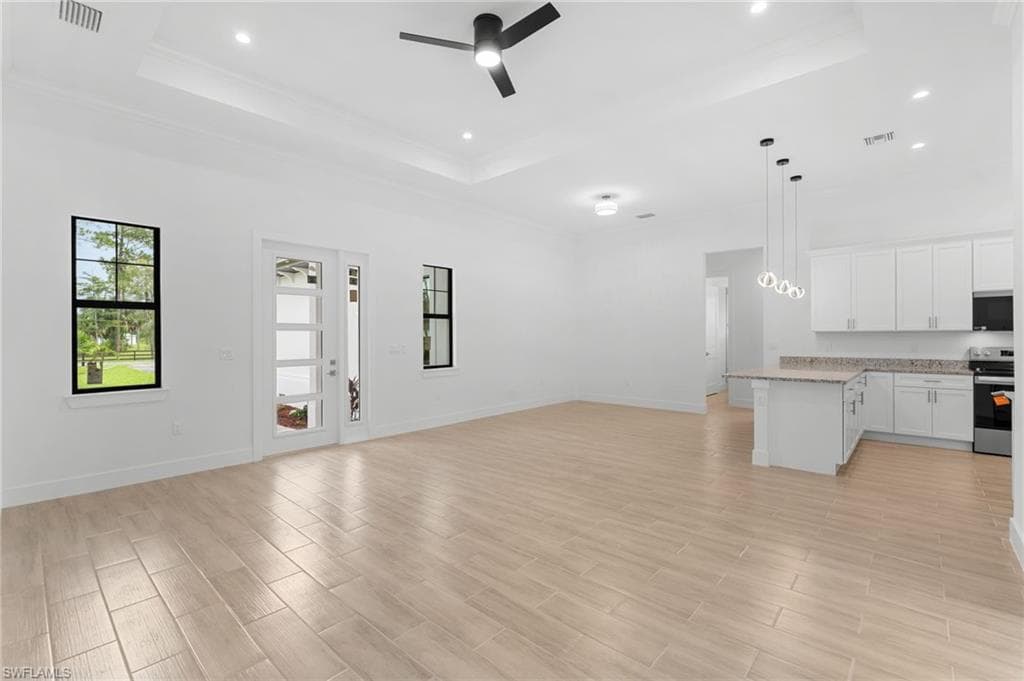 887 6th St, Naples, photo 3