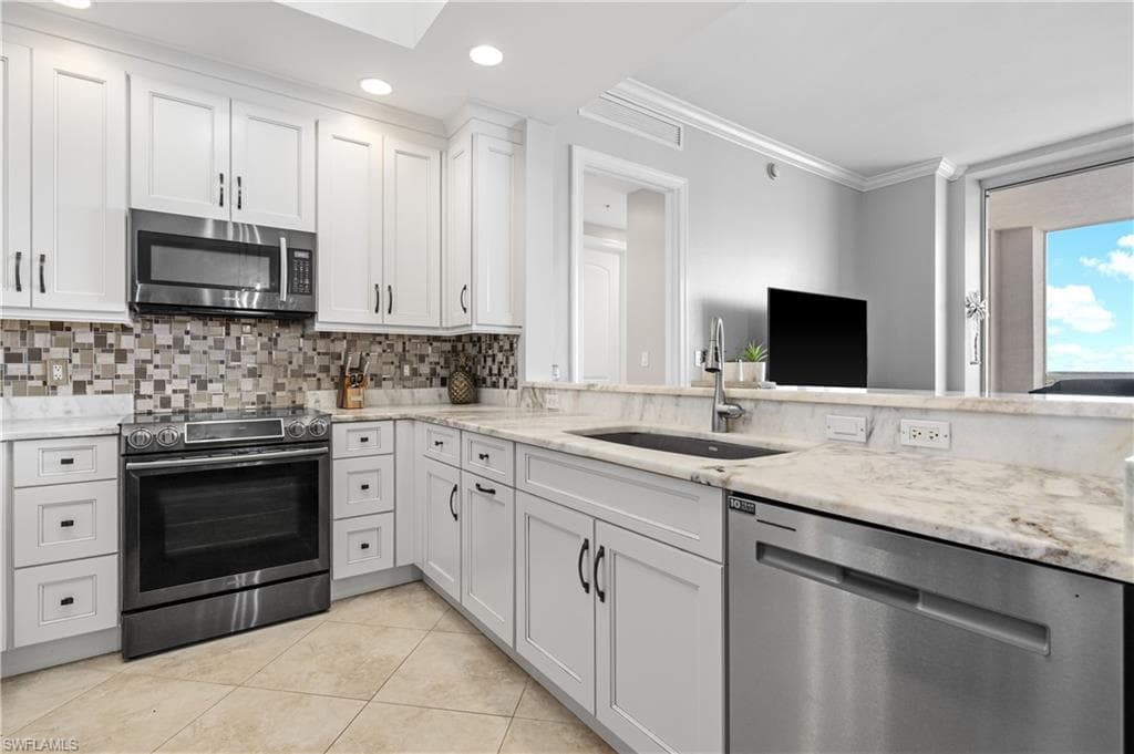 2090 First St #i2409, Fort Myers, photo 3
