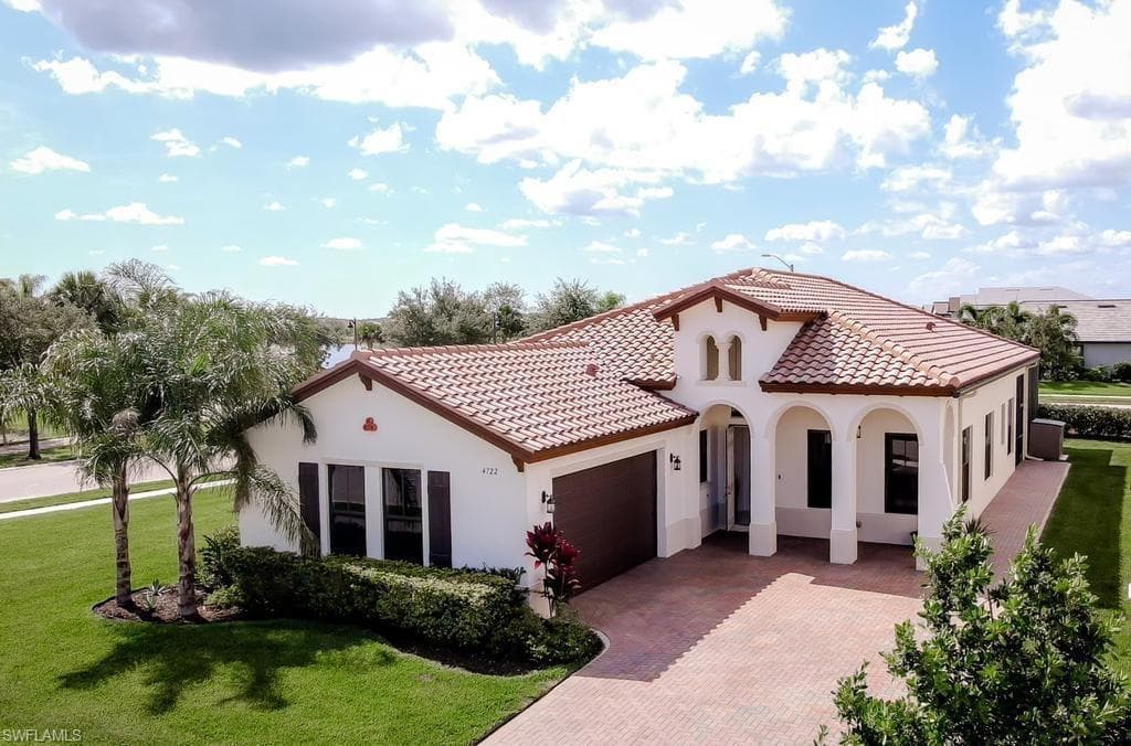 4722 Corrado Ave, Ave Maria
