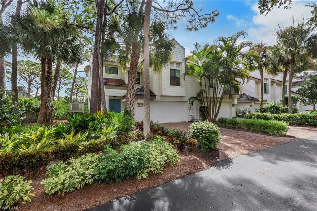 27131 Oakwood Lake Dr, Bonita Springs, photo 2