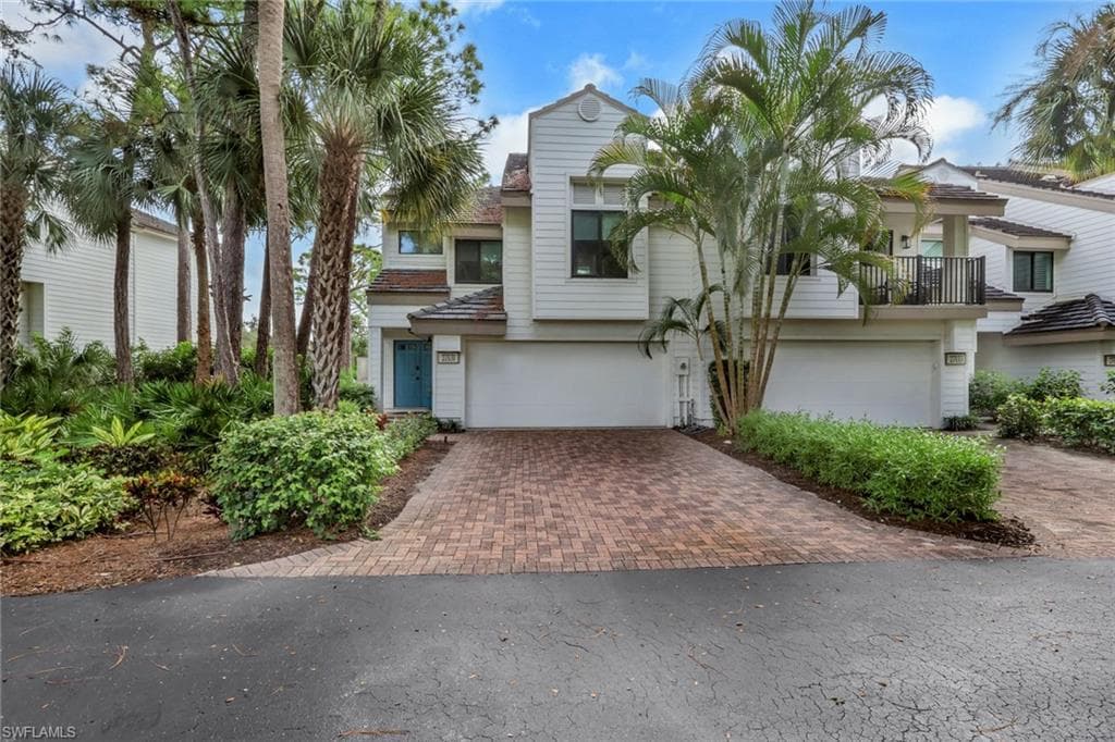 27131 Oakwood Lake Dr, Bonita Springs