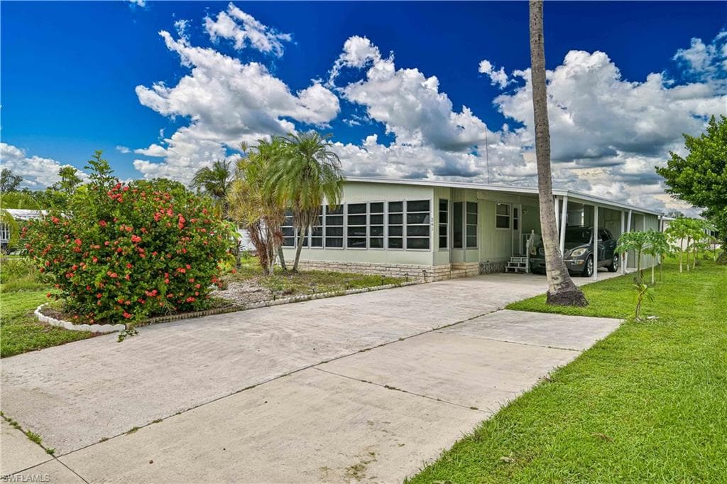 241 Indian Key Ln #256, Naples
