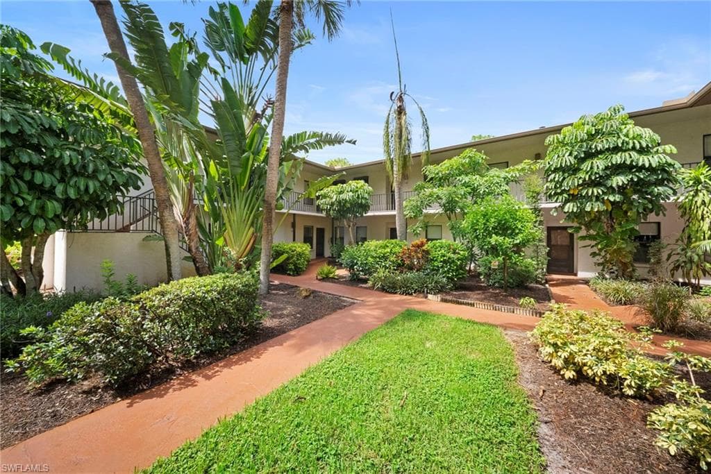 1833 Courtyard Way #105, Naples