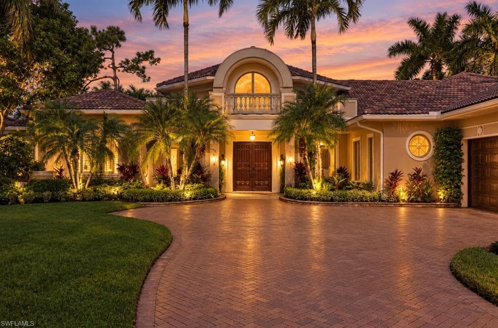 7405 Treeline Dr, Naples