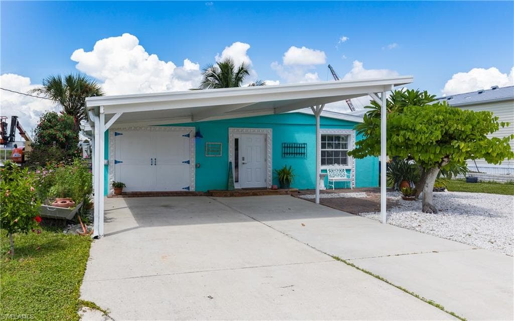 847 Oak St, Fort Myers Beach, photo 3