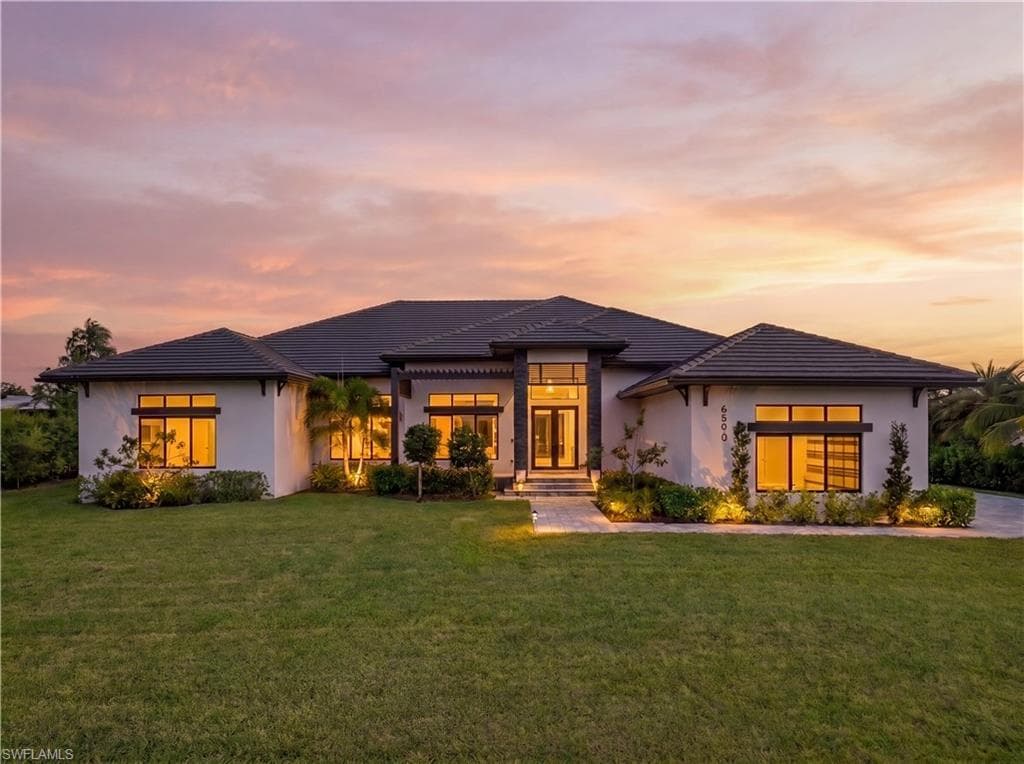 6590 Trail Blvd, Naples