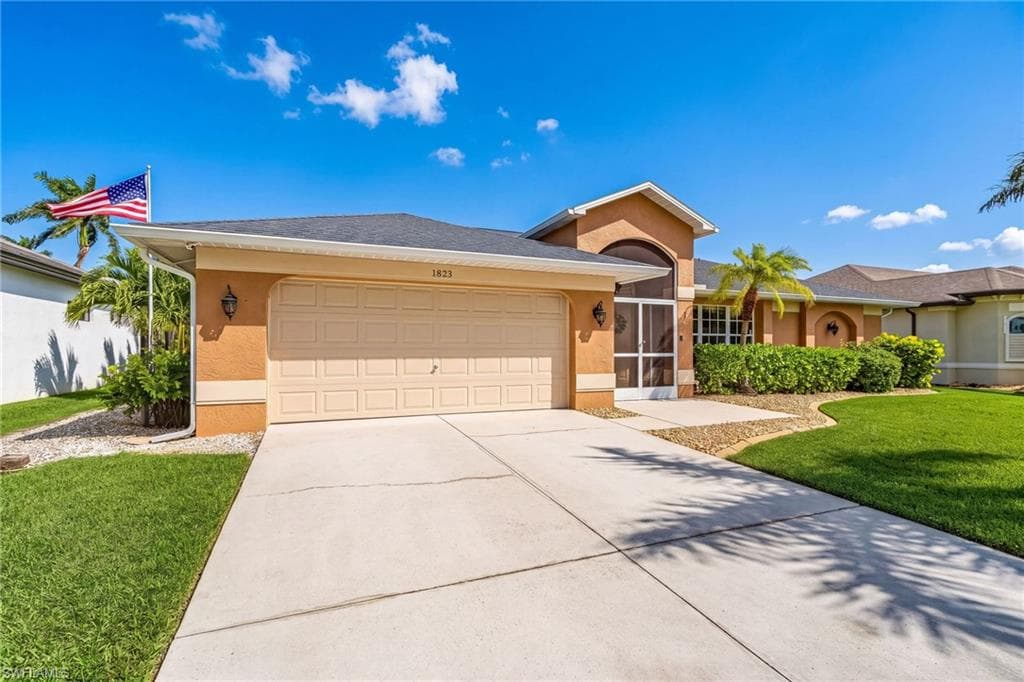 1823 39th St, Cape Coral